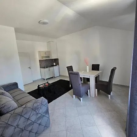 Stan Na Dan Crystal * Paraćin